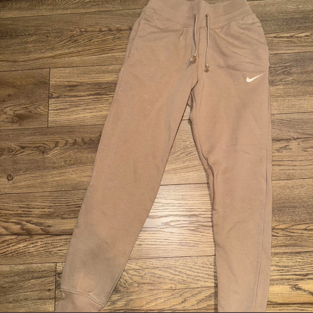 Nike tan Joggers
